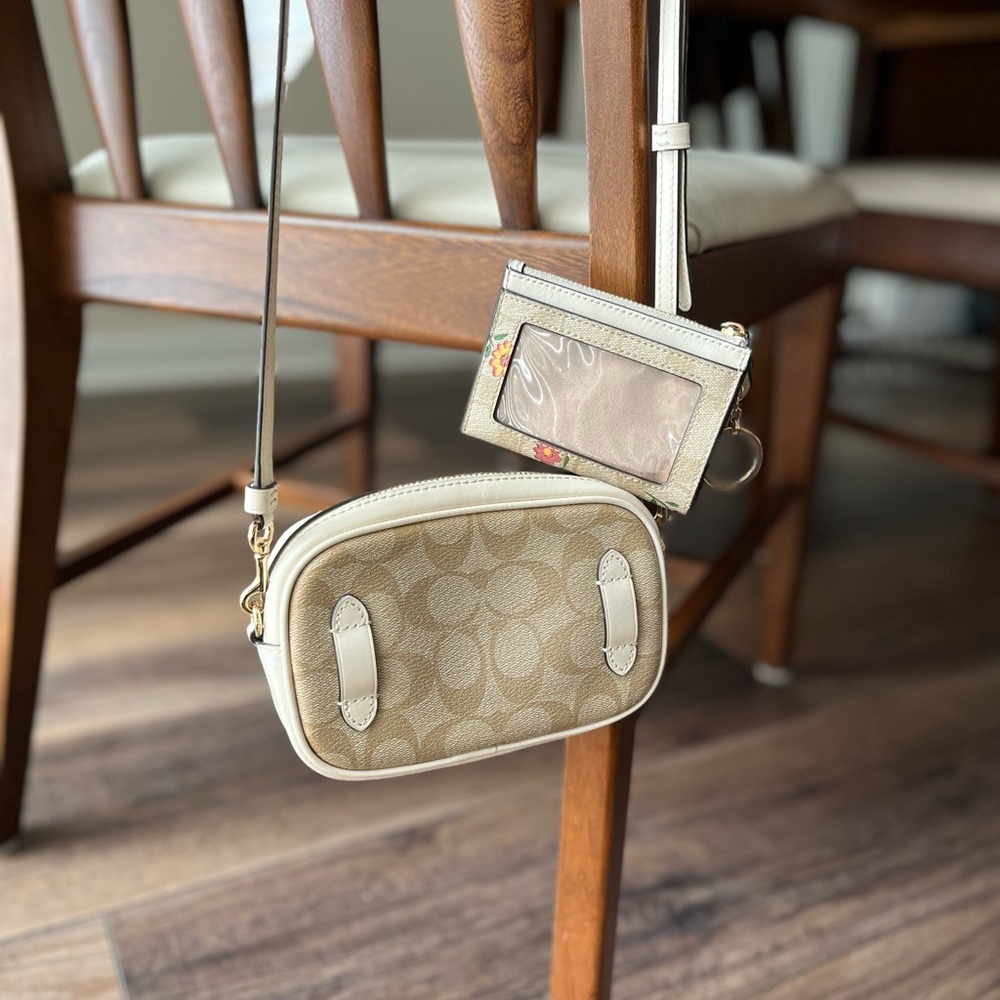 Coach Signature Chalk/khaki crossbody w/ matching floral skinny mini! Super cute - Picture 4 of 13